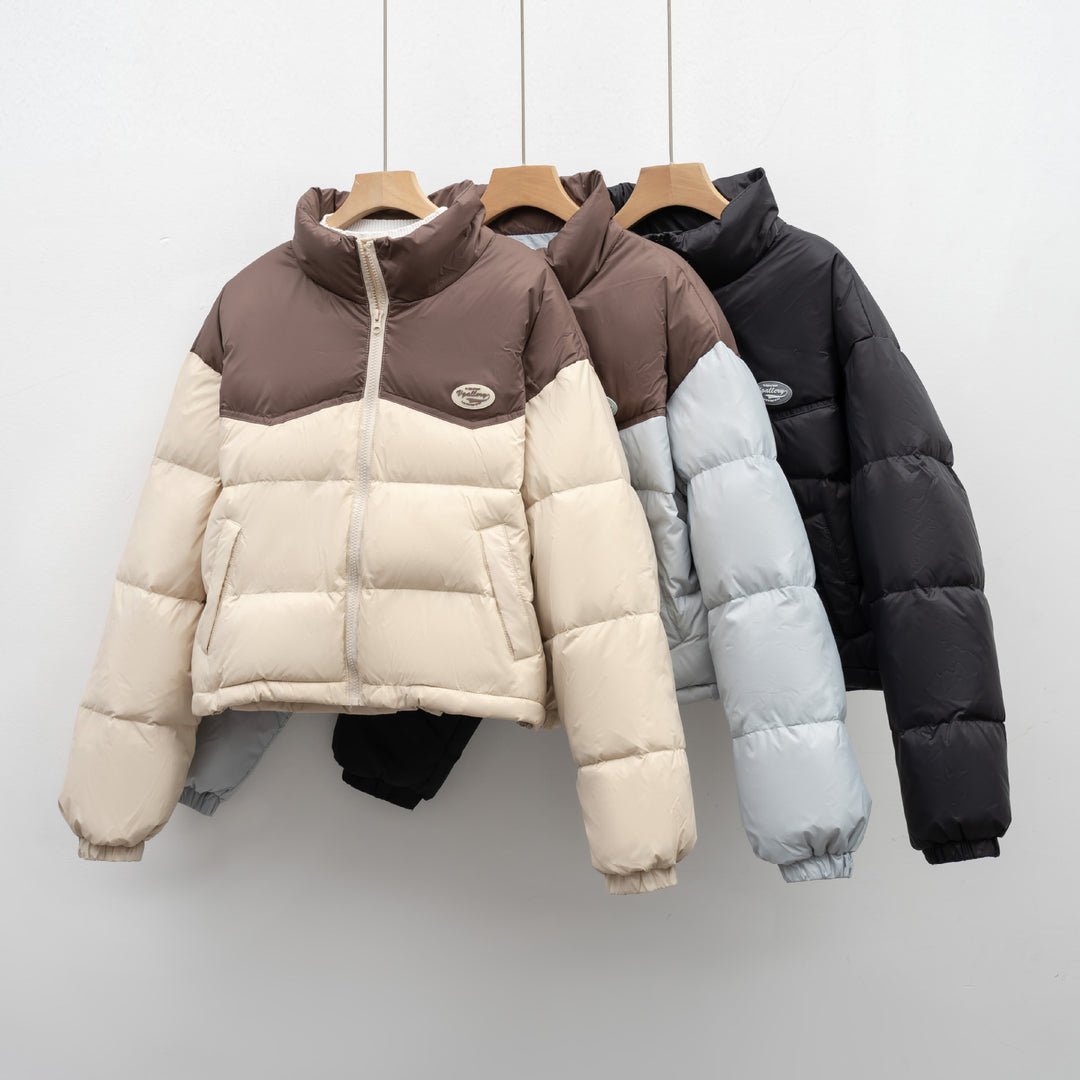 Damen modische kurz geschnittene Steppjacke mit hohem Kragen und praktischem Reißverschluss R&B