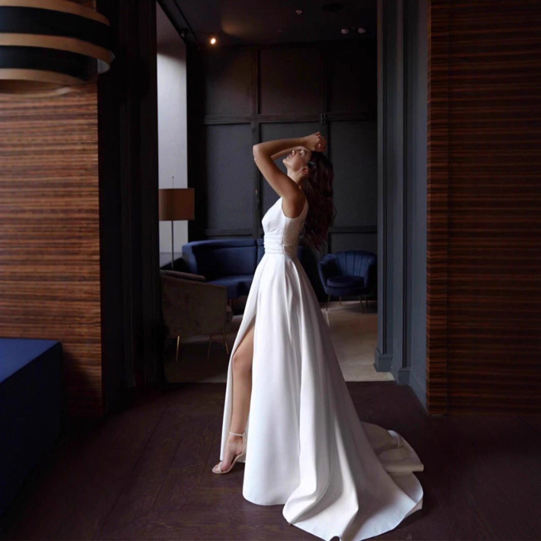 Damen elegantes Hochzeitskleid mit tiefem V-Ausschnitt und seitlichem Schlitz EB