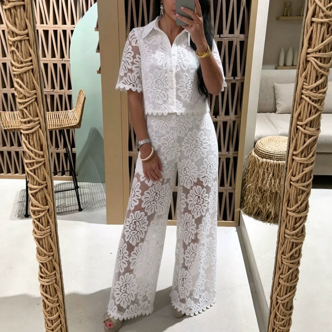 Damen nan elegante Spitzenkombination mit kurzärmeliger Hemdbluse, Muschelsaum und taillierter Palazzohose mit Bindegürtel R&B