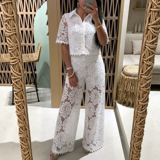 Damen nan elegante Spitzenkombination mit kurzärmeliger Hemdbluse, Muschelsaum und taillierter Palazzohose mit Bindegürtel R&B