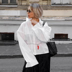 Damen Oversized Hemdbluse mit einzigartigen Ärmeldetails und tailliertem Schnitt R&B