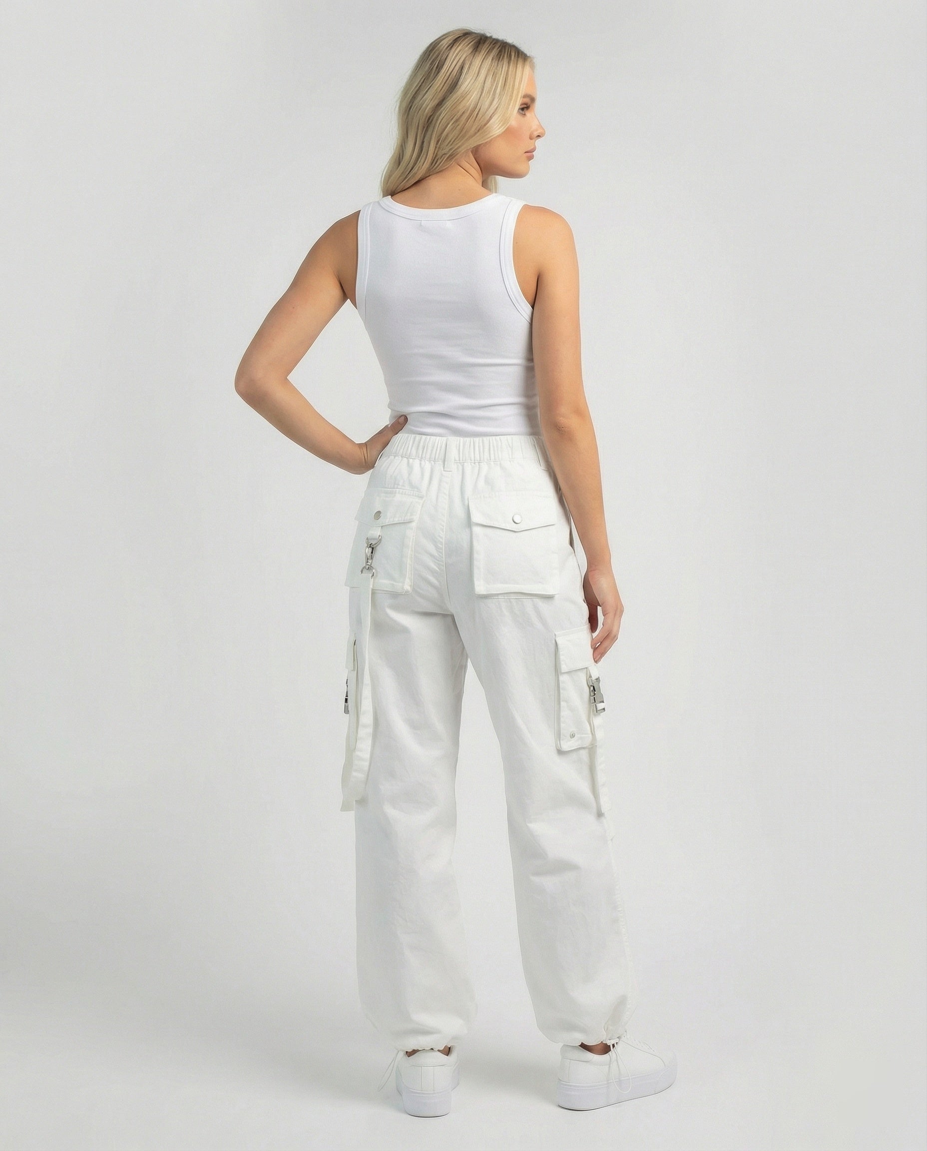 Damen weite Ballon-Cargo-Palazzohose mit seitlichen Klapptaschen Ösen- und Schnallenapplikationen Kordelbund R&B
