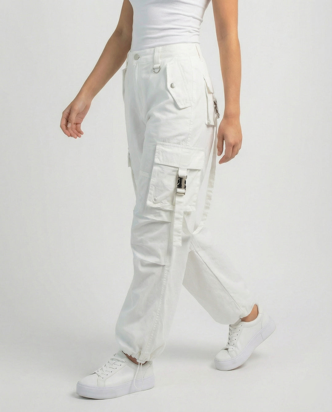 Damen weite Ballon-Cargo-Palazzohose mit seitlichen Klapptaschen Ösen- und Schnallenapplikationen Kordelbund R&B