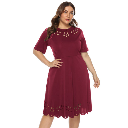 Damen elegantes Kleid mit Ausschnitt und Rüschensaum R&B
