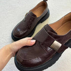 Damen Modische Slip-On Schuhe mit komfortabler Gummisohle und eleganter Schnallenapplikation