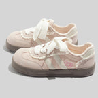 Damen Sportliche Sneaker mit verspieltem Design und einzigartigen Applikationen
