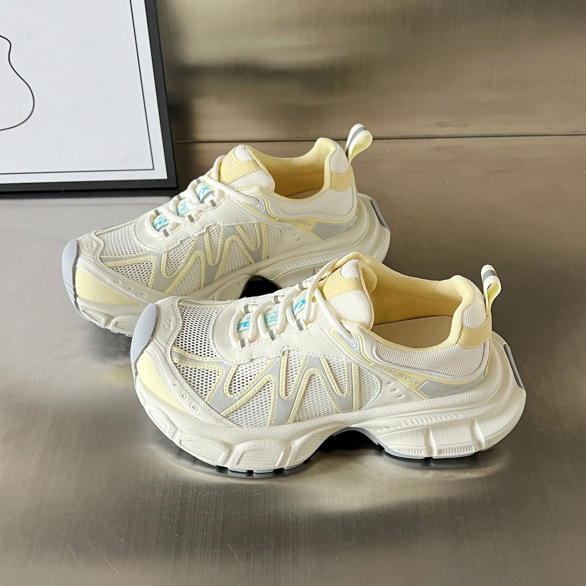 Damen Sportliche Sneakers mit atmungsaktivem Mesh und dämpfender Sohle R&B