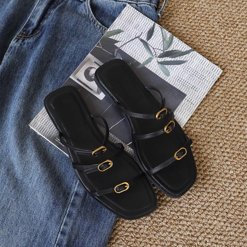 Damen modische Sandalen mit schickem Riemendesign und goldenen Akzenten R&B