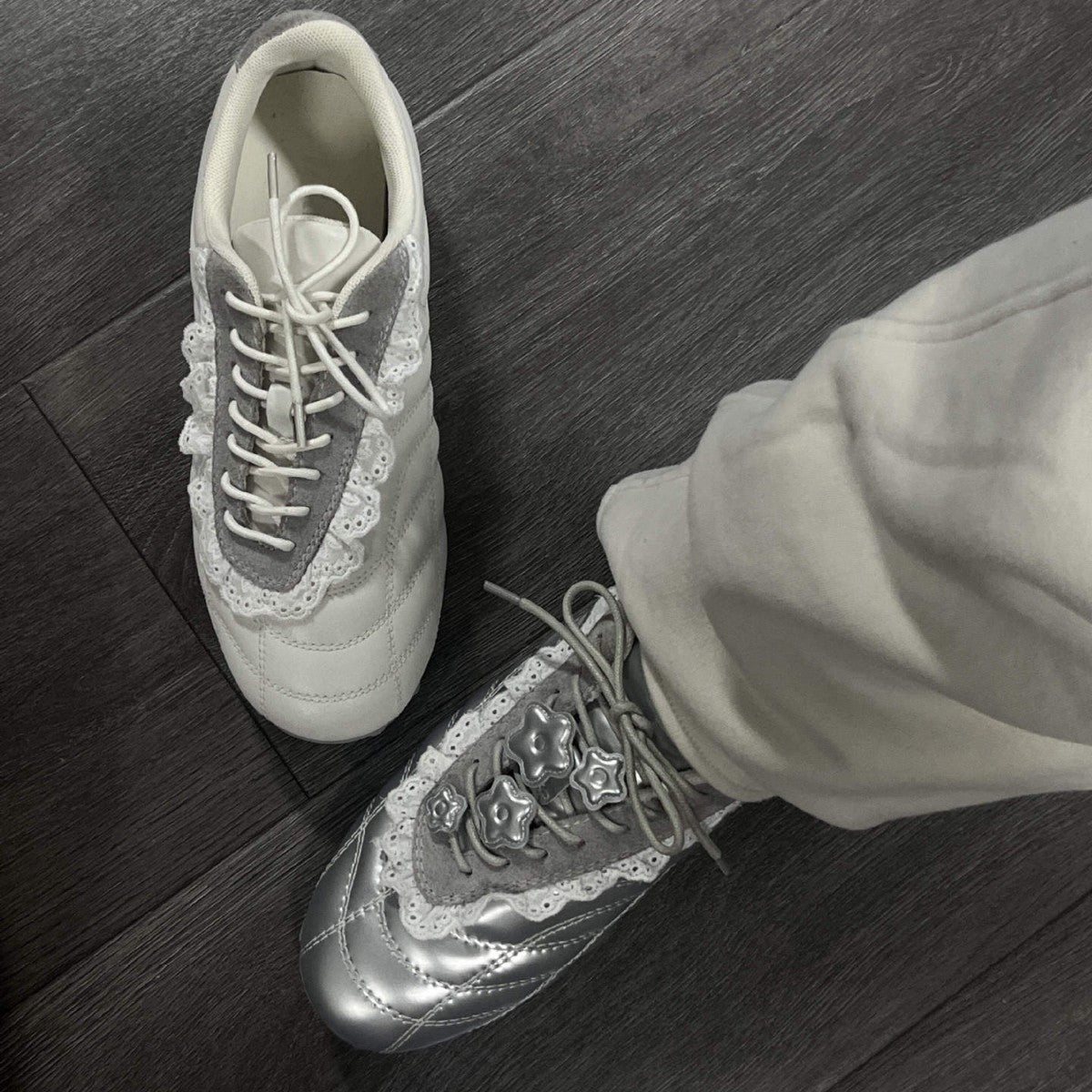 Damen Sneaker mit romantischem Spitzendetail und sportlichem Design R&B