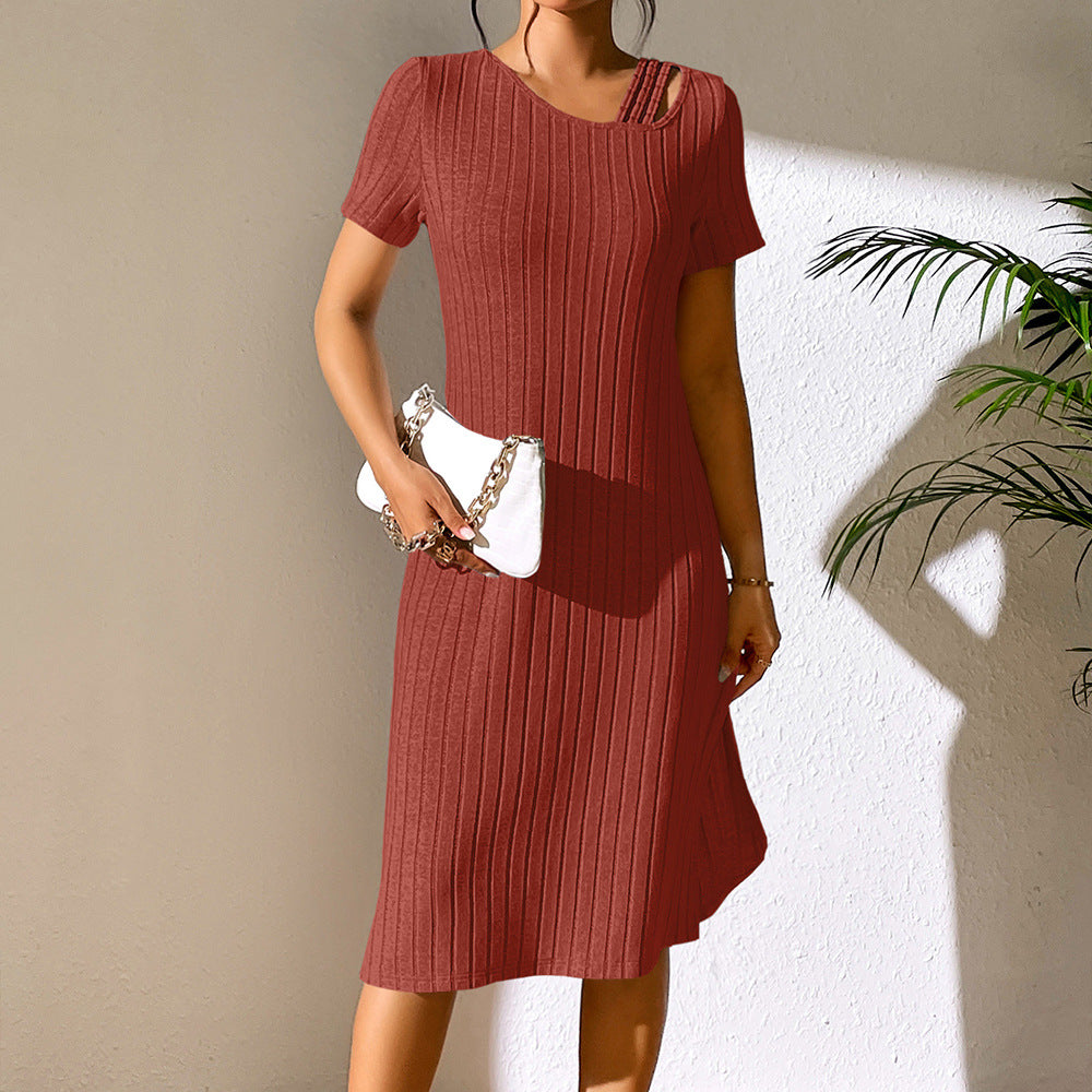 Damen Strickkleid mit modischem Ausschnitt und elastischem Material R&B