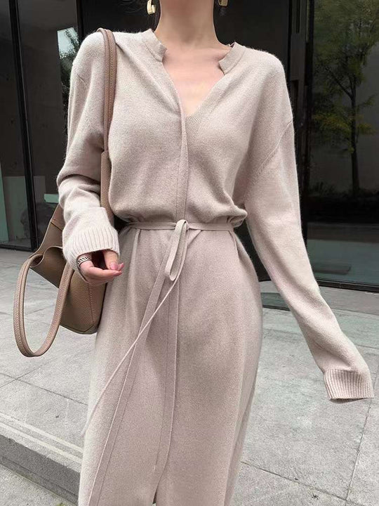 Damen Langstrickkleid mit Bindegürtel und V-Ausschnitt R&B