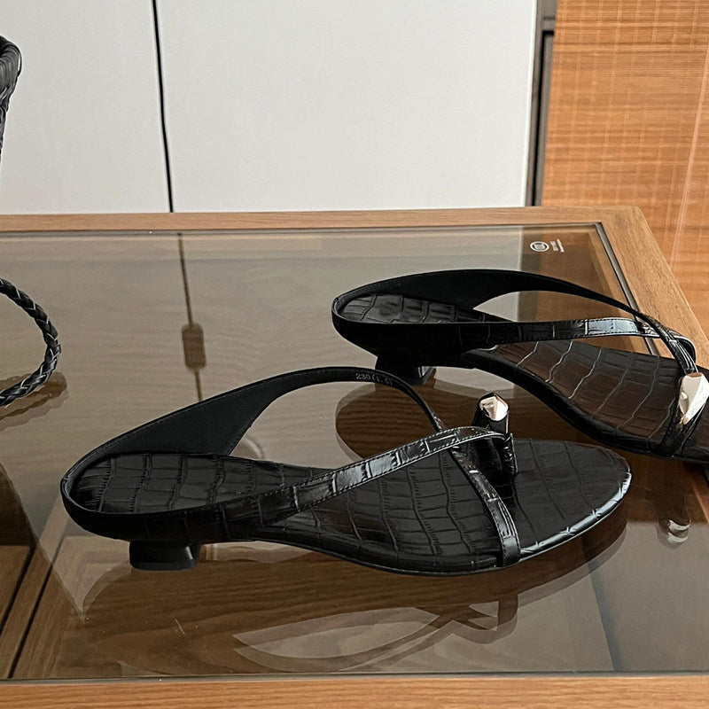 Damen Zehentrenner-Sandalen mit elegantem Riemendesign und modischem Schmuckdetail R&B