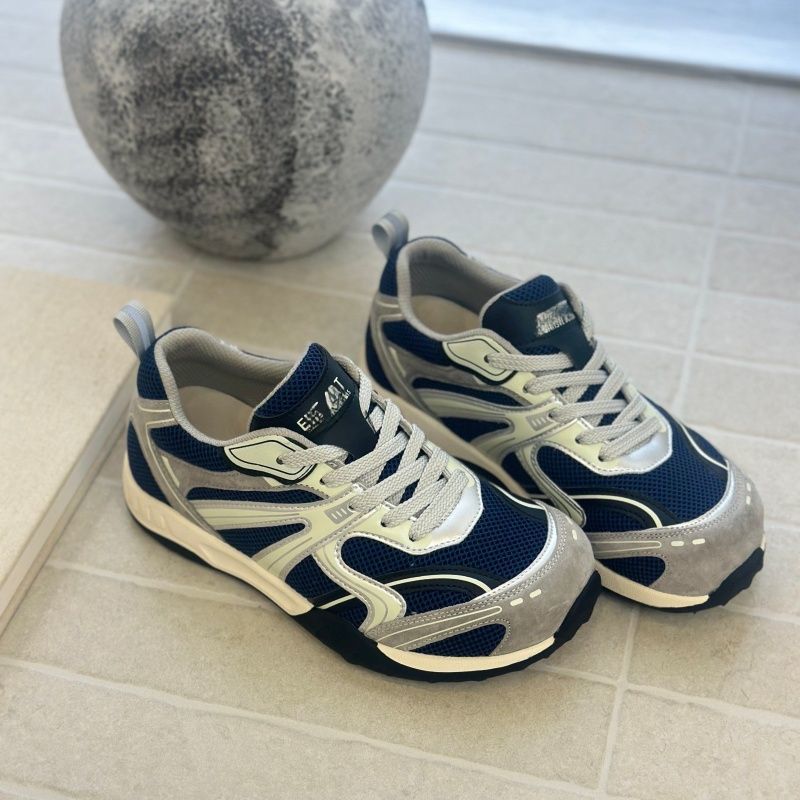 Damen sportliche Sneakers im modernen Design R&B