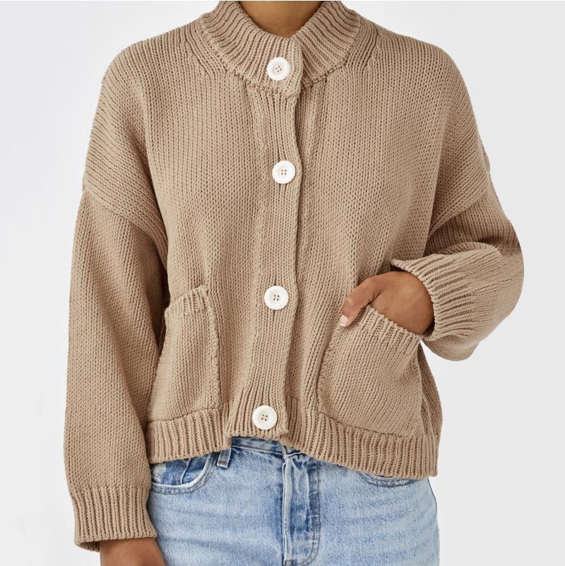 Damen Oversize Strickjacke mit Stehkragen und großen Knöpfen R&B