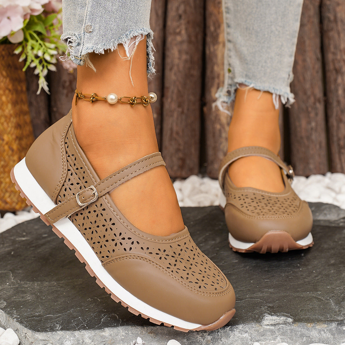 Damen Atmungsaktive Ballerinas mit elegantem Lochmuster und verstellbarem Riemen R&B