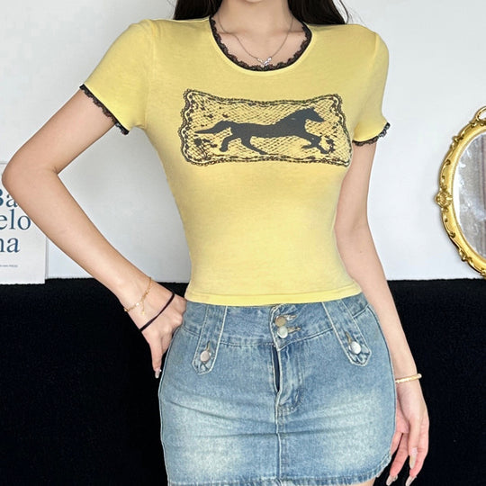 Damen Crop-T-Shirt mit raffinierter Spitzenverzierung und grafischem Print R&B