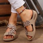 Damen Elegante Plateau-Sandaletten mit floralen Applikationen und atmungsaktiver Sohle R&B