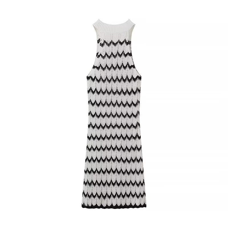 Damen Strickkleid mit Wellenmuster und elegantem Racerback R&B
