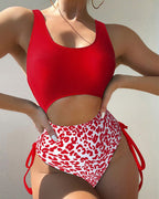 Damen Einteiler Badeanzug mit modischem Cut-Out und eleganter Leoprint-Details