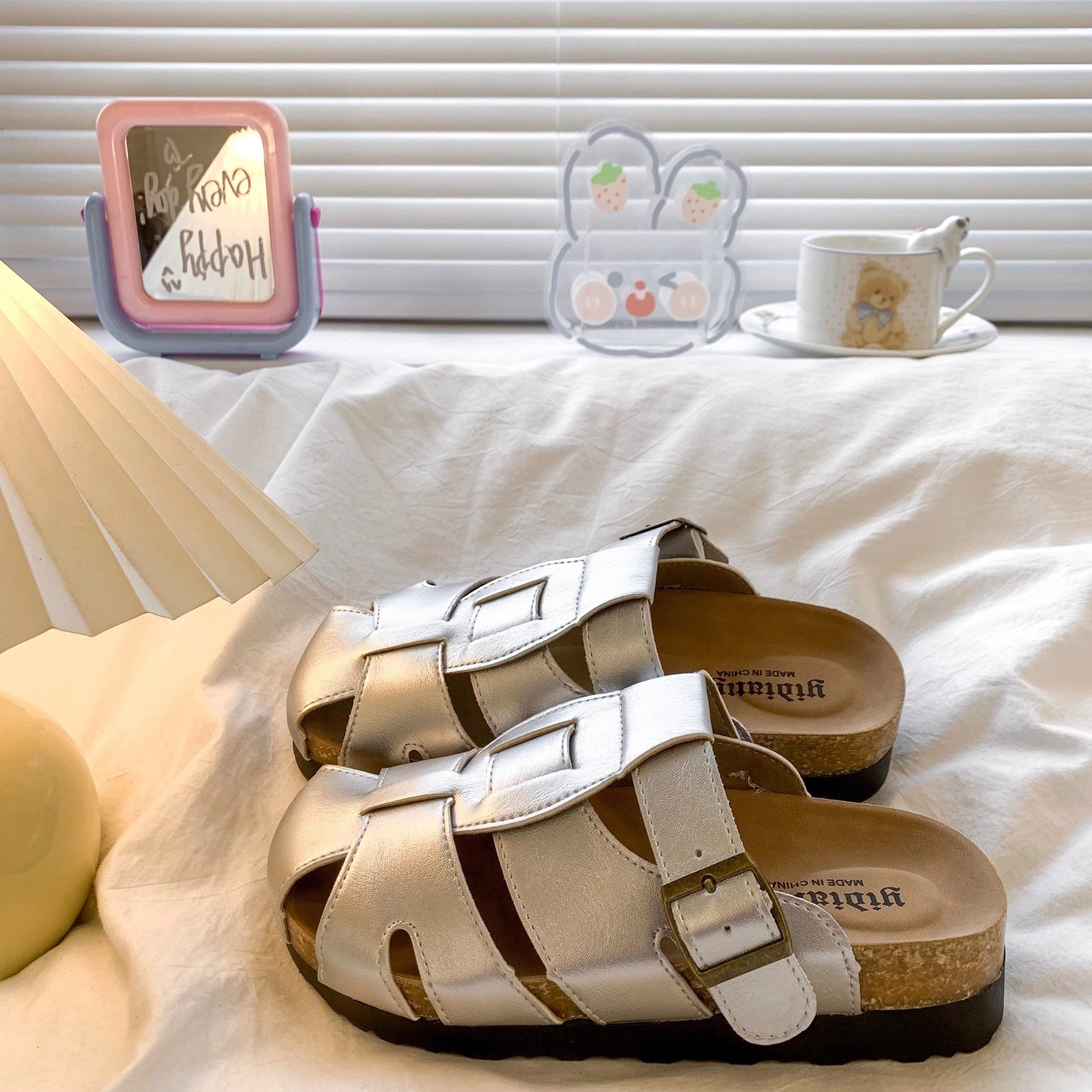 Damen Sandalen im modernen Design von R&B