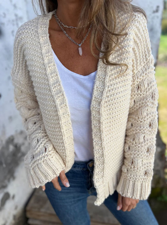 Damen Strickjacke mit floralem Design und oversize Passform R&B