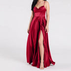 Damen Elegantes Abendkleid mit schimmerndem Satinfinish und tiefem Schlitz R&B