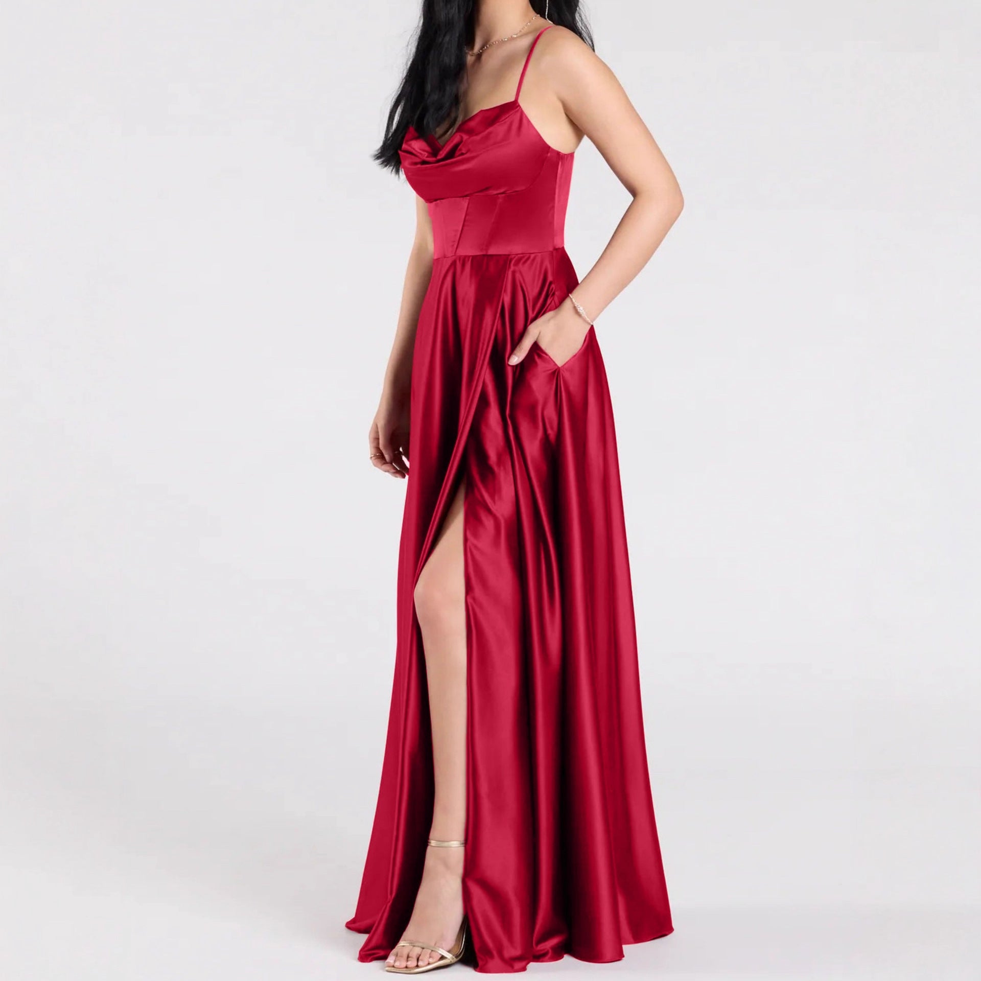 Damen Elegantes Abendkleid mit schimmerndem Satinfinish und tiefem Schlitz R&B