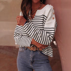 Damen modischer Sweater mit breiten Streifen und eleganten Knopfdetails
