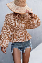 Damen Oversize Bluse mit ZR&Bra-Print und taillierter Raffung R&B