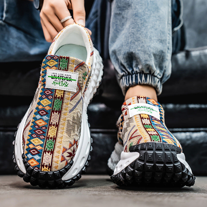 Damen modische Slip-On Sneakers mit einzigartigem Design und rutschfester Sohle R&B