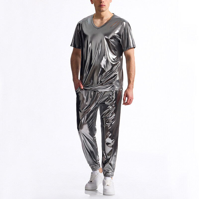 Herren glänzendes Sport-Outfit mit modernem V-Ausschnitt und elastischem Bund