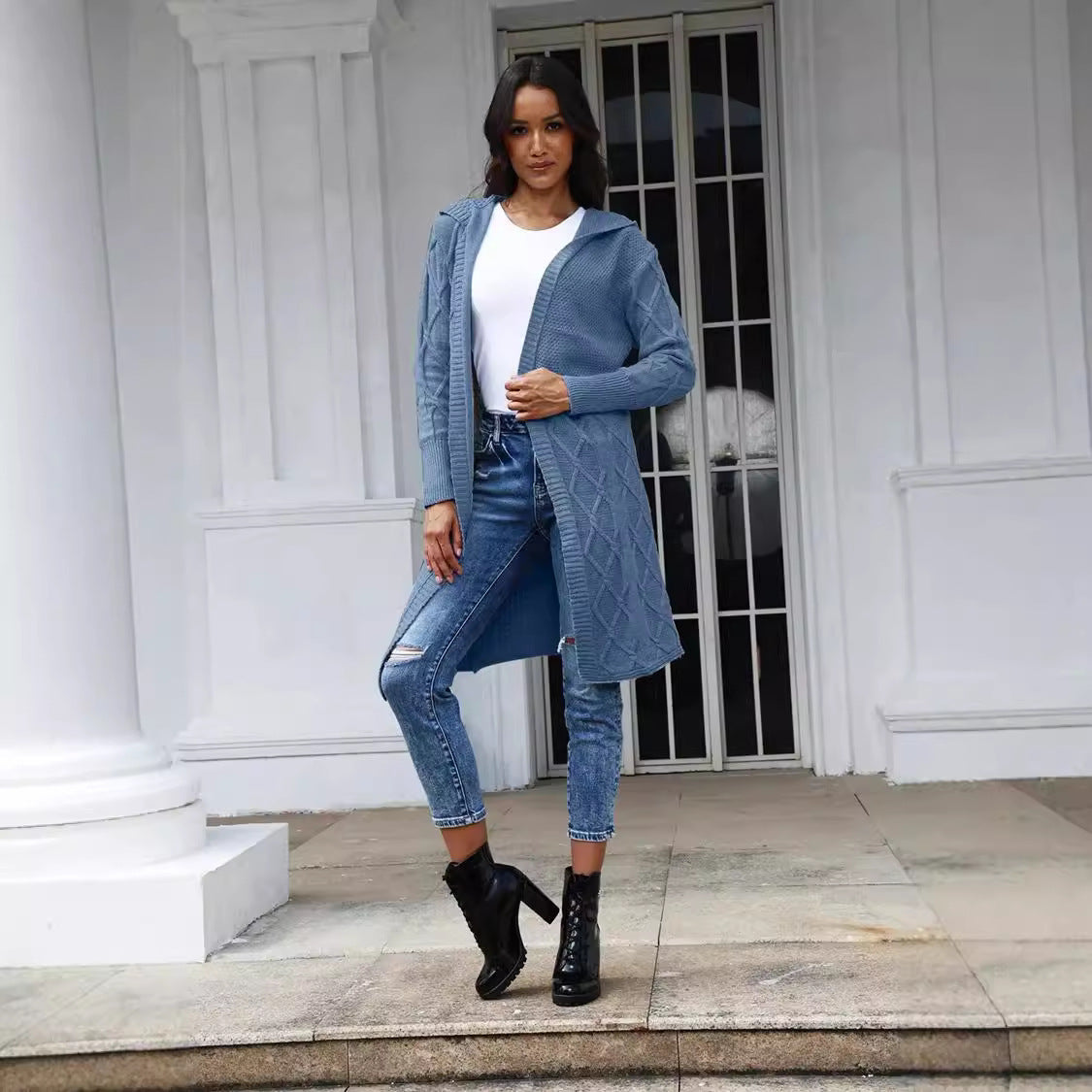 Damen Strickjacke mit Kapuze und stilvollem Zopfdesign R&B