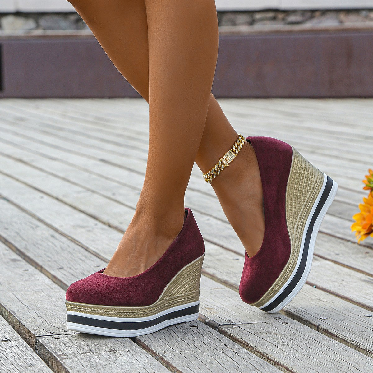 Damen Komfortable Wedge-Pumps aus weichem Veloursleder
