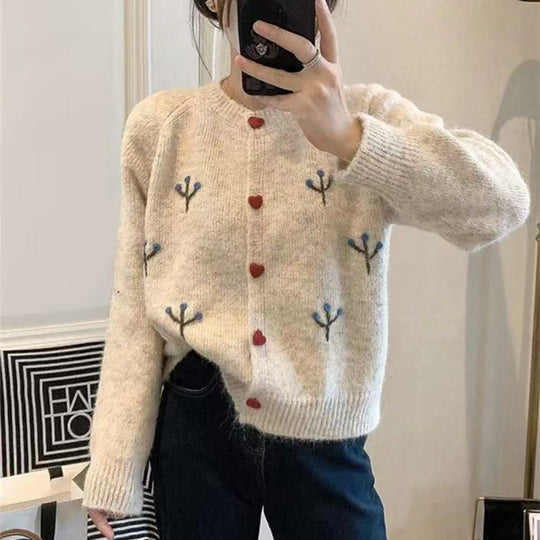 Damen kuscheliger Strickjacke mit Herzen und Blumenstickerei R&B