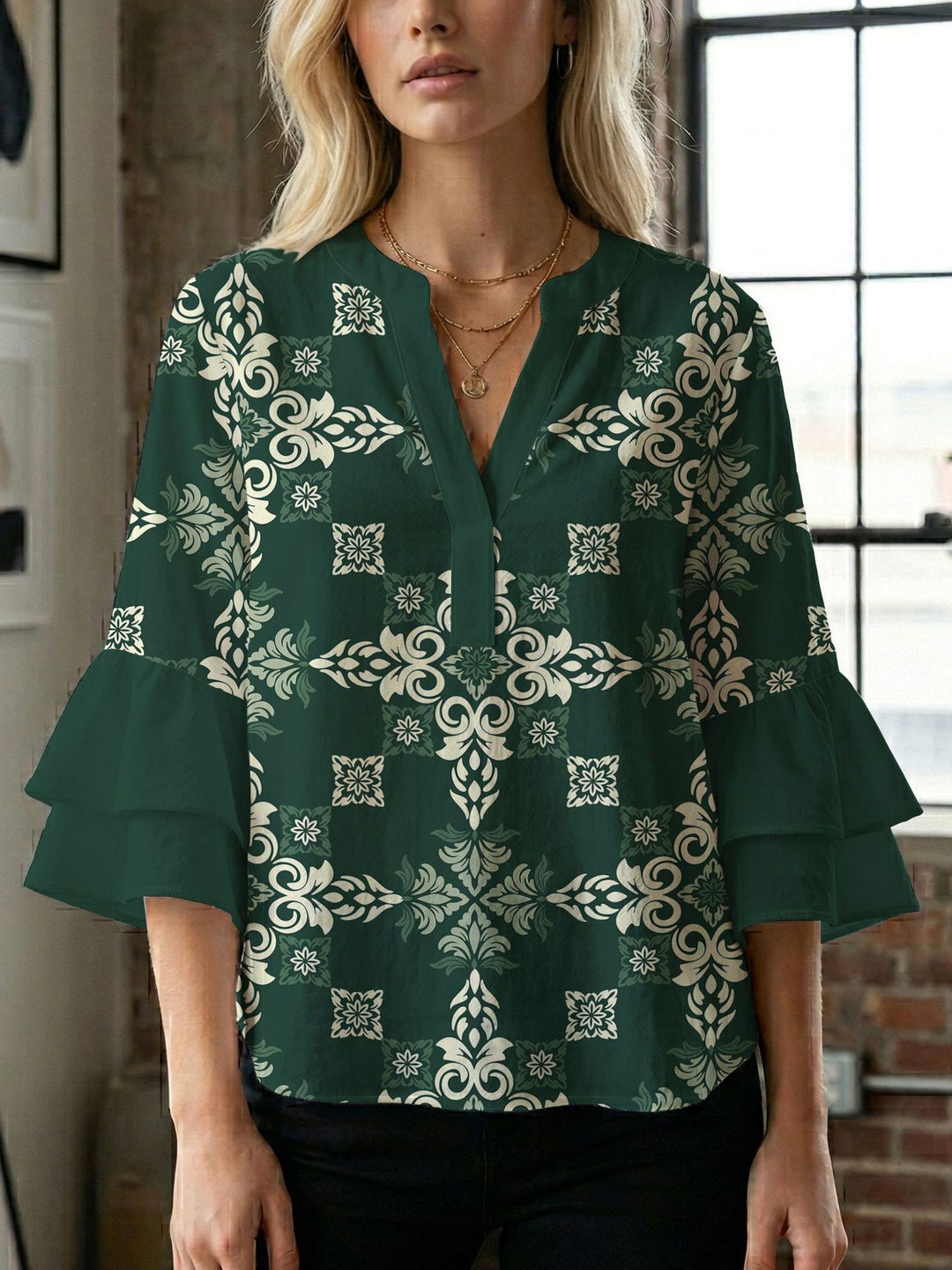 Damen Bluse mit wunderschönen floralem Design R&B