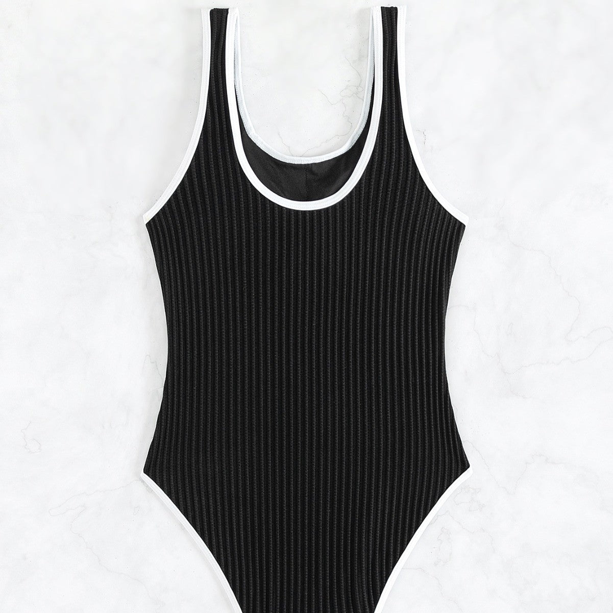 Damen einteiliger Badeanzug mit strukturiertem Rippendesign und eleganten Kontrasten R&B