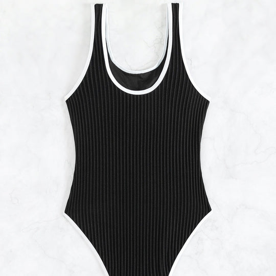 Damen einteiliger Badeanzug mit strukturiertem Rippendesign und eleganten Kontrasten R&B