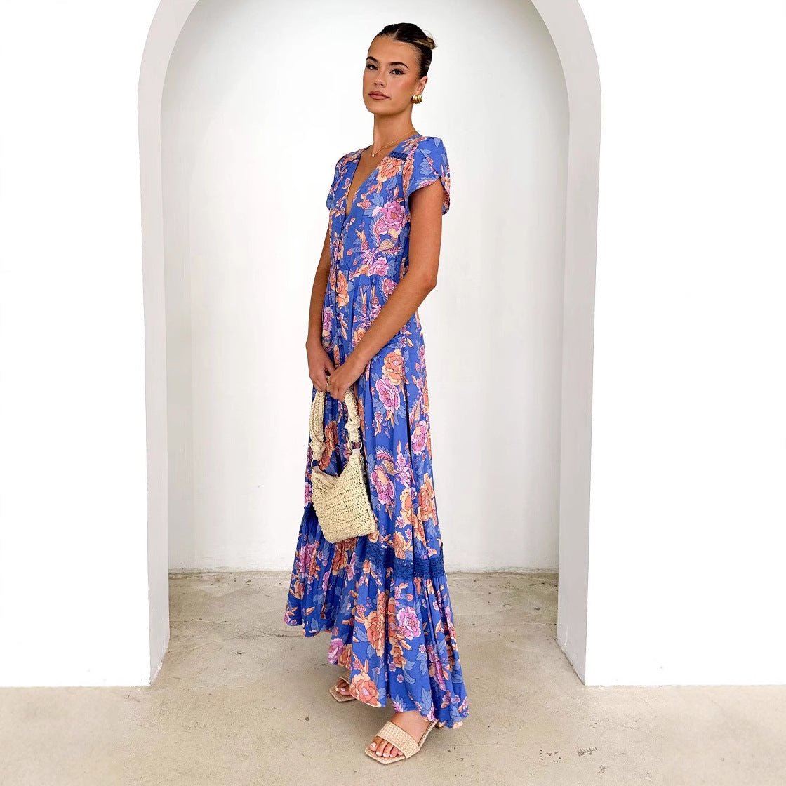Damen Maxikleid mit tiefem V-Ausschnitt und romantischem Blumenmuster R&B