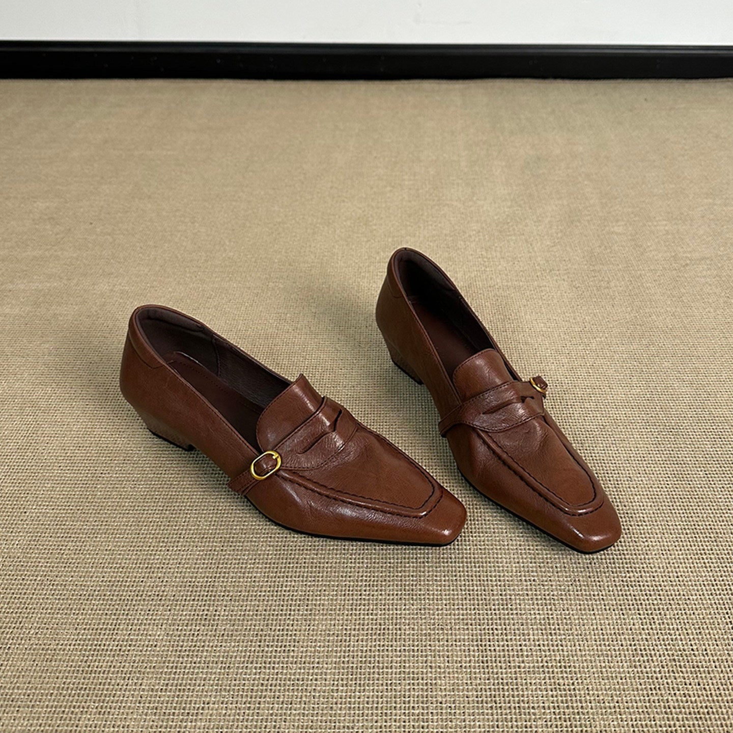 Damen elegante Loafers mit modischer Schnallenverzierung