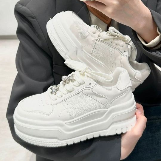 Damen modische Sneaker mit luxuriösem Schmuckdetail und komfortabler Plateau-Sohle R&B