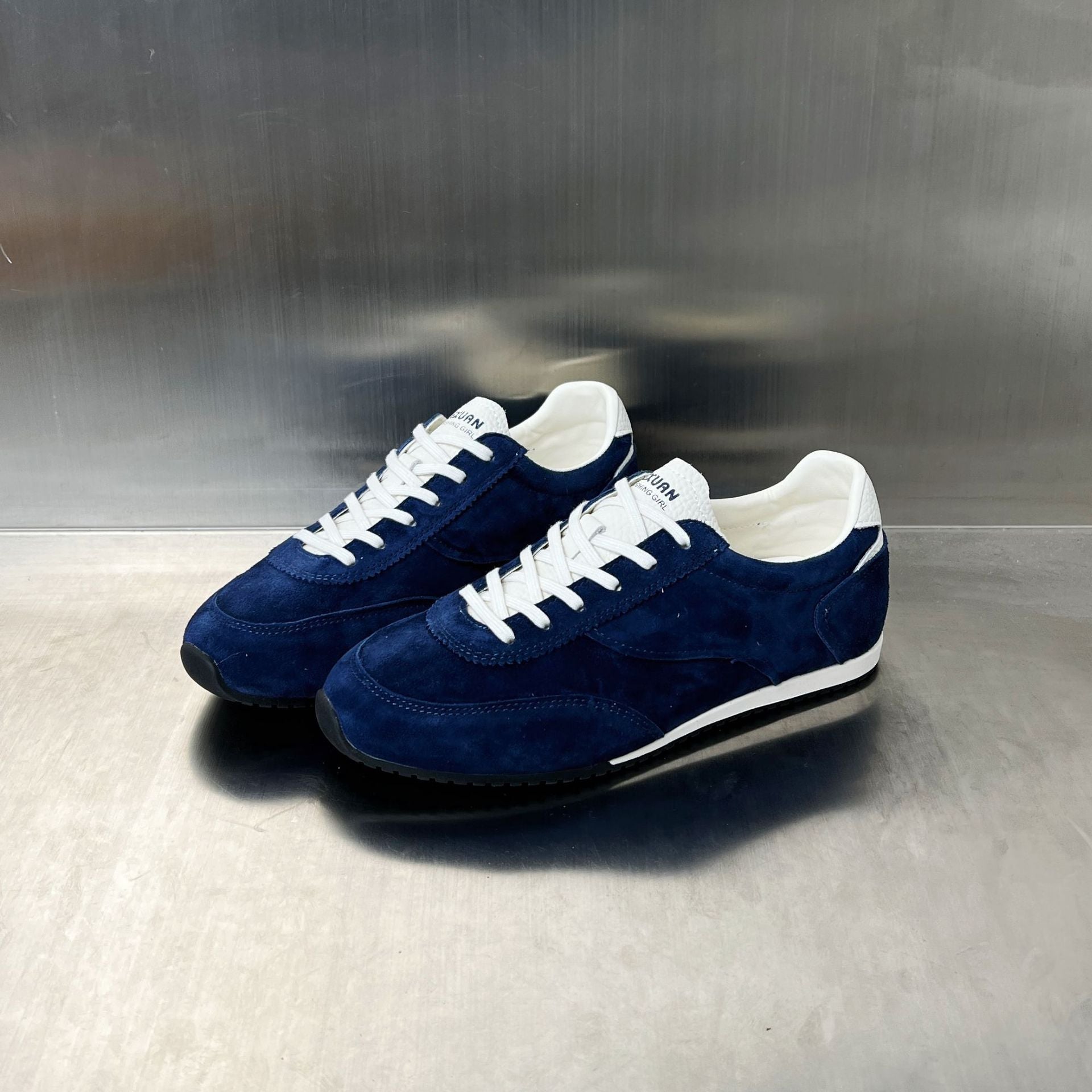 Damen Sportliche Wildleder Sneakers mit atmungsaktiver Oberflächenstruktur R&B
