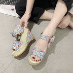 Damen Wedge-Sandalen mit floralem Design und dezentem Riemen R&B