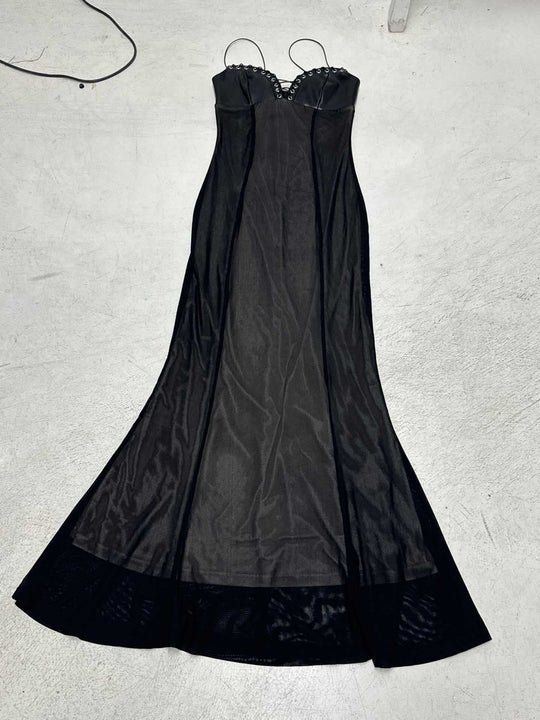 Damen Maxi-Kleid mit verführerischen Spitzeneinsätzen und Rüschendetails R&B