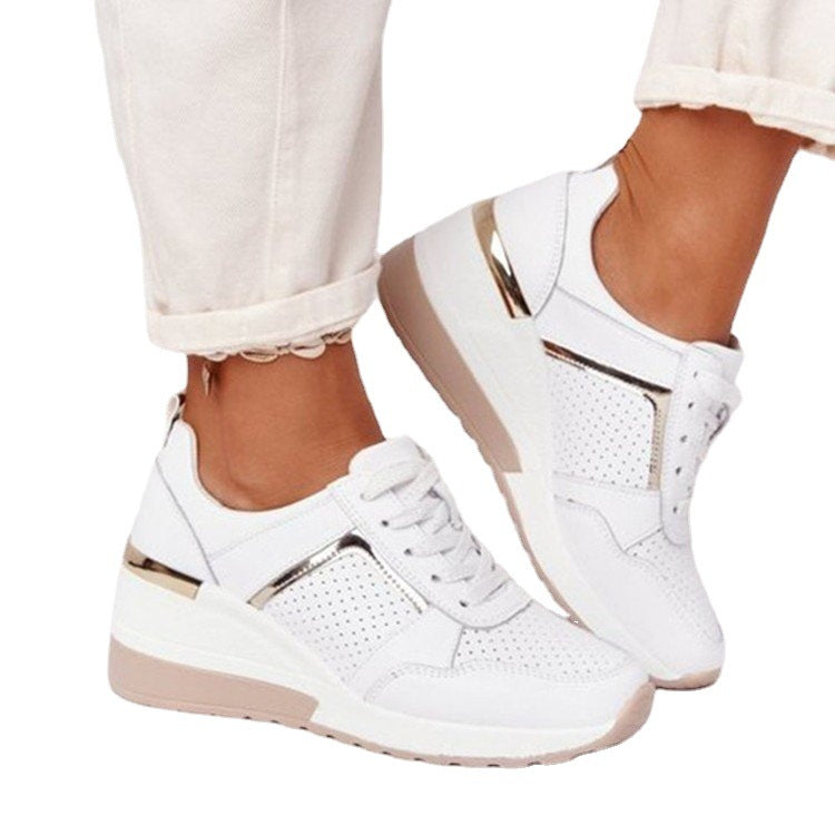 Damen Wedge Sneakers mit atmungsaktiver Oberflächenstruktur und modischem Metallic-Detail R&B