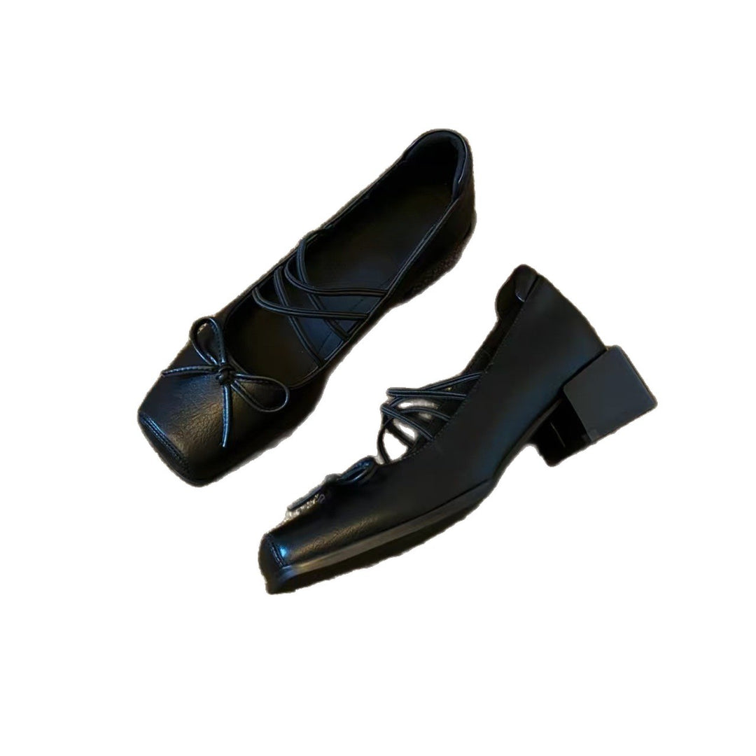 Damen Quadratpumps mit dekorativen Schnürdetails und elegantem Blockabsatz R&B