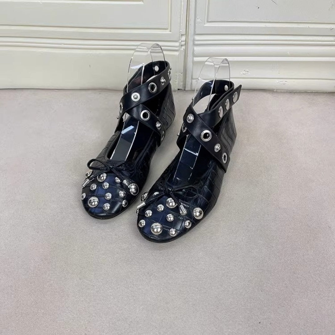 Damen Designer-Ballerinas mit innovativem Riemen- und Applikationsdesign R&B