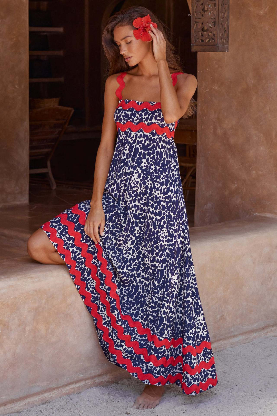 Damen Maxikleid mit elegantem Wellenmuster und fließendem Rock R&B