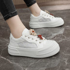Damen modische Plateau Sneakers mit floralen Applikationen R&B