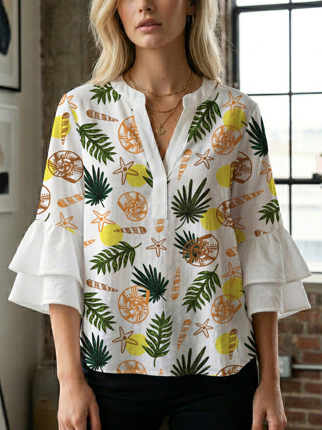 Damen Bluse mit voluminösen Rüschenärmeln und modernem Motiv R&B