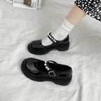 Damen Mary Jane Schuhe mit glänzendem Obermaterial und Perlenschmuck R&B